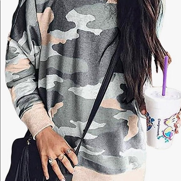 NWOT Woman’s Long Sleeve Camo Print Sweatshirt - Picture 2 of 6